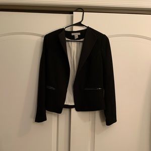 Black blazer. Zip pockets